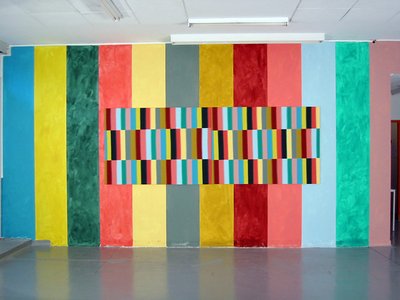 colourful shapes concetrated in middle and stripes on outside