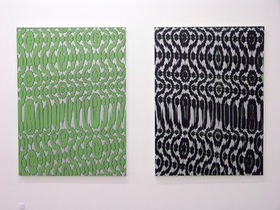 long patterns, tightly woven. One is green, one is black